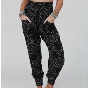 MORE TO YOU PAISLEY PRINT PANT